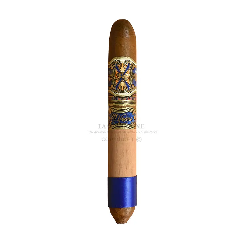 Arturo Fuente FFOX 20th Anniversary God’s Whisper (1)