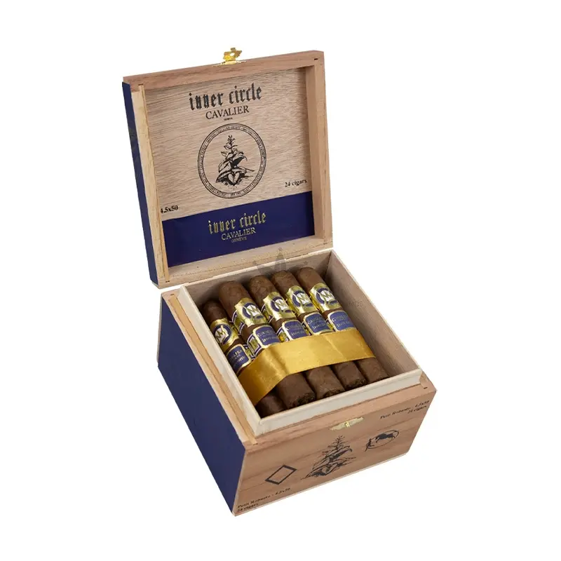 Cavalier Genève Inner Circle Petit Robusto (24)