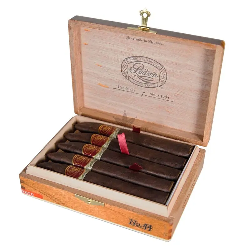 Padron Family Reserve 44 Years Maduro (10)