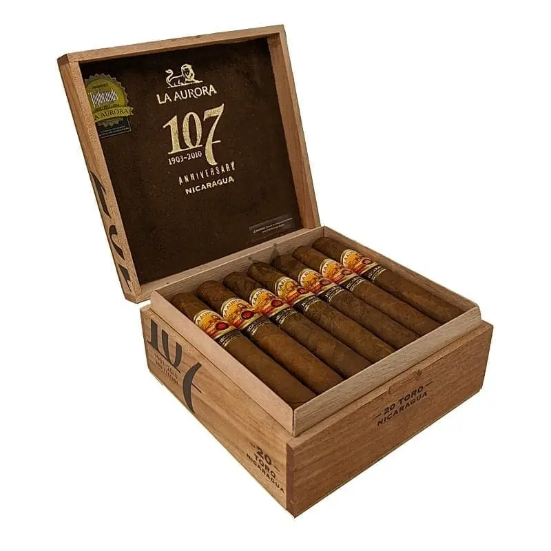 La Aurora 107 Nicaragua Toro (20)